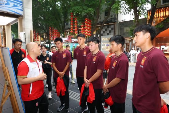 而且?，?这叙利亚现在整体发展水平相当低下，无论是政府军还是反政府武装。